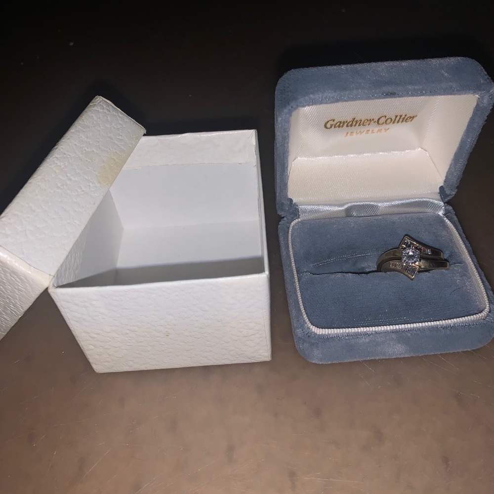 Wedding Ring Set - Picture 2 of 4